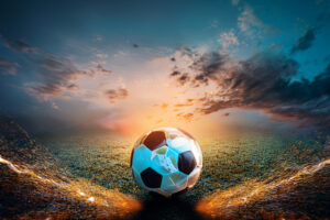 كرة القدم: كيف تحولت اللعبة الشعبية إلى ظاهرة عالمية تؤثر في الاقتصاد والمجتمع؟